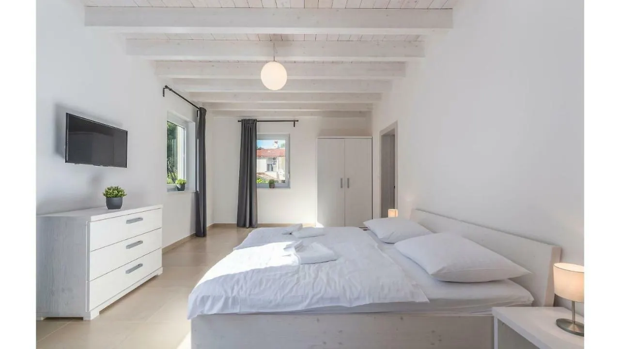 Villas Marisol Premantura 0*,