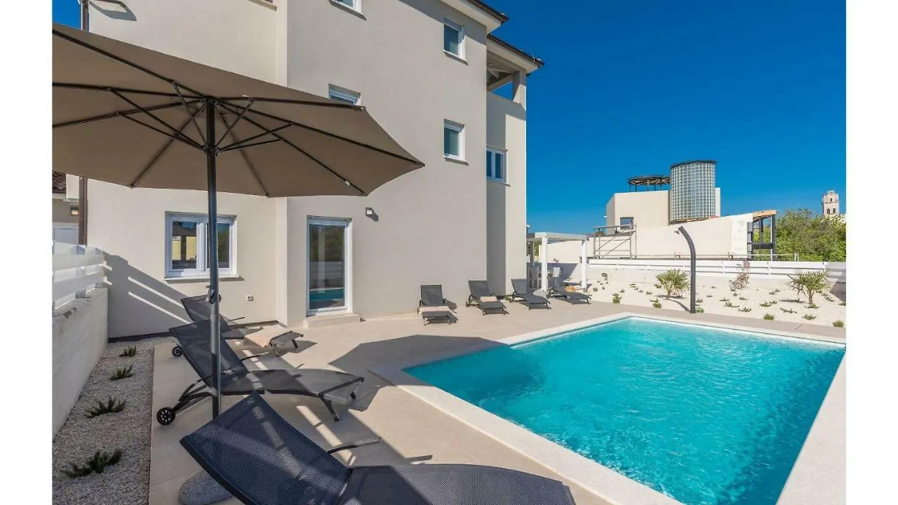 Villas Marisol Premantura 0*,